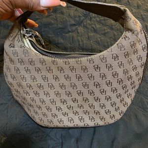 Dooney and Bourke purse small and neat